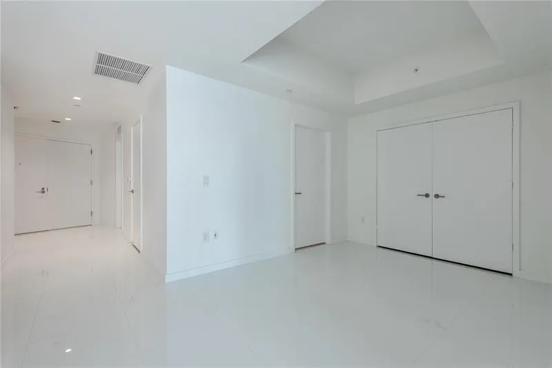 851 NE 1st Avenue #1912 Miami, FL 33132