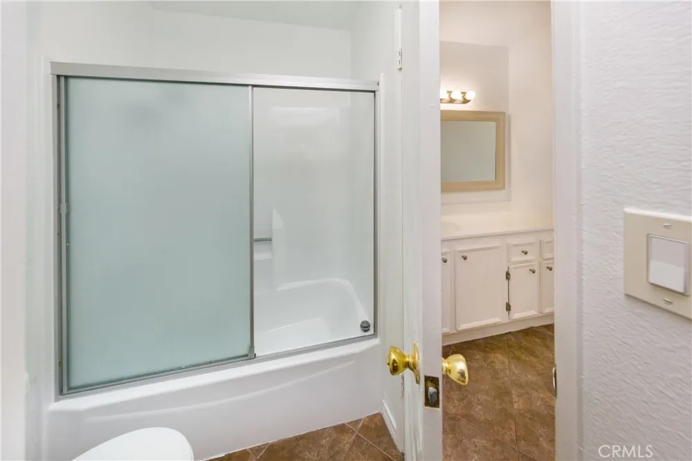 10636 Woodley Avenue #34 Granada Hills, CA 91344