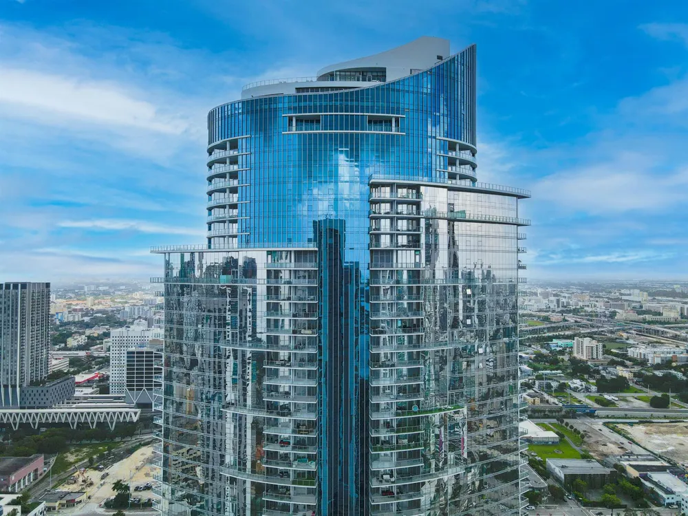 851 NE 1st Avenue #812 Miami, FL 33132