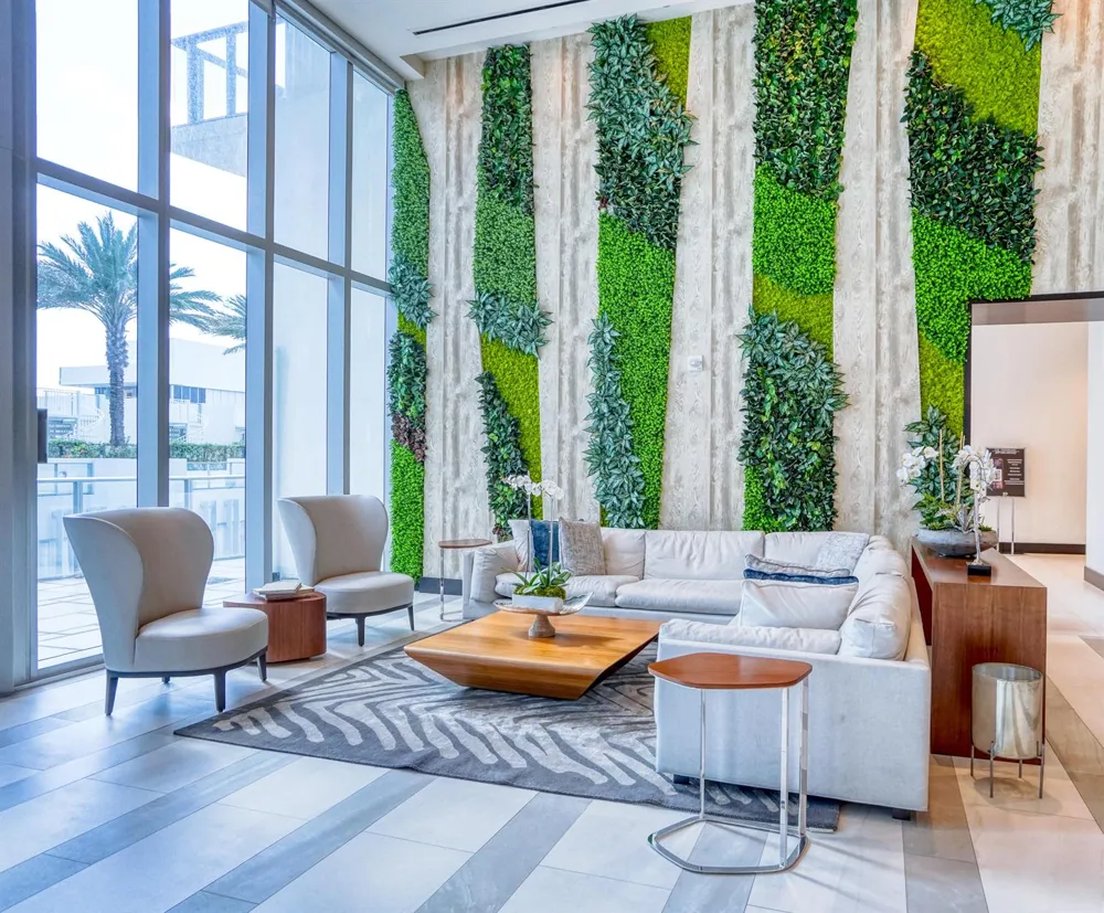 851 NE 1st Avenue #812 Miami, FL 33132