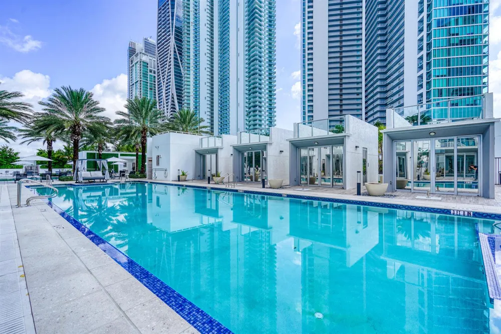 851 NE 1st Avenue #812 Miami, FL 33132