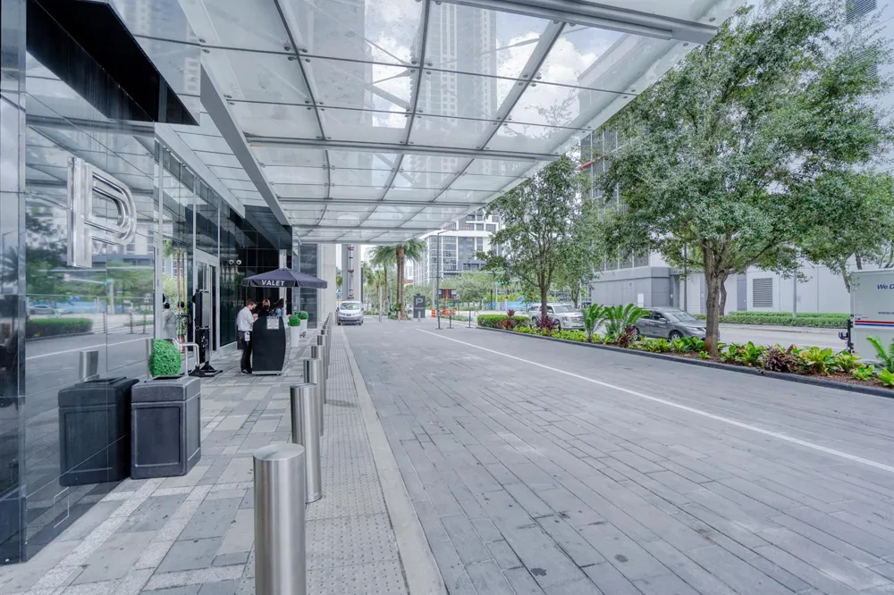 851 NE 1st Avenue #812 Miami, FL 33132