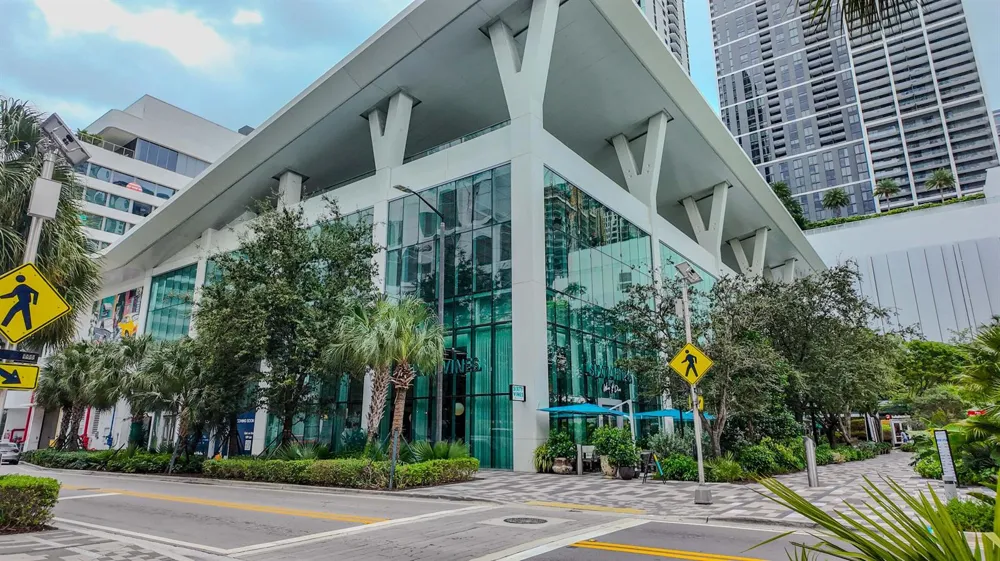 851 NE 1st Avenue #812 Miami, FL 33132