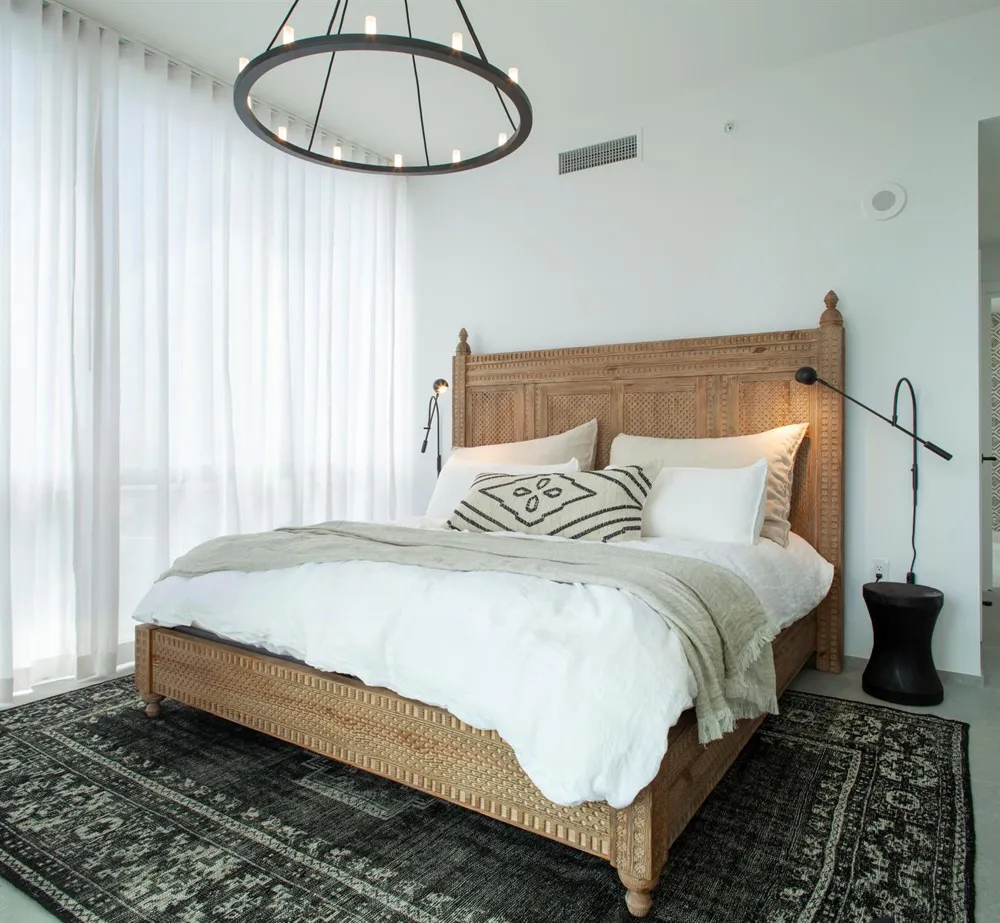 851 NE 1st Avenue #812 Miami, FL 33132
