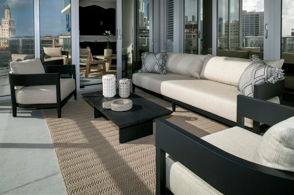 851 NE 1st Avenue #812 Miami, FL 33132