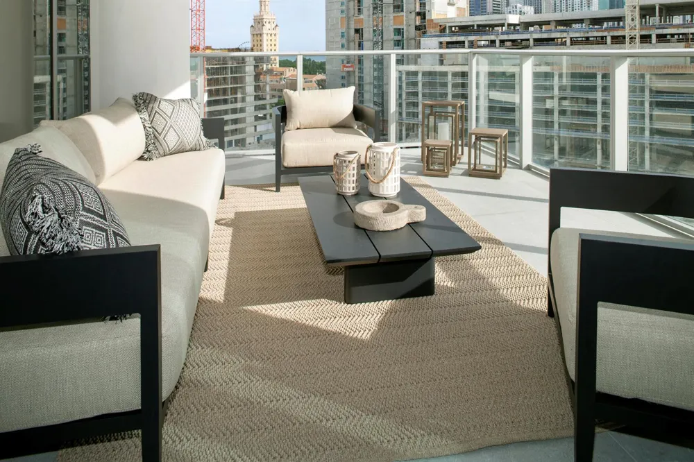 851 NE 1st Avenue #812 Miami, FL 33132