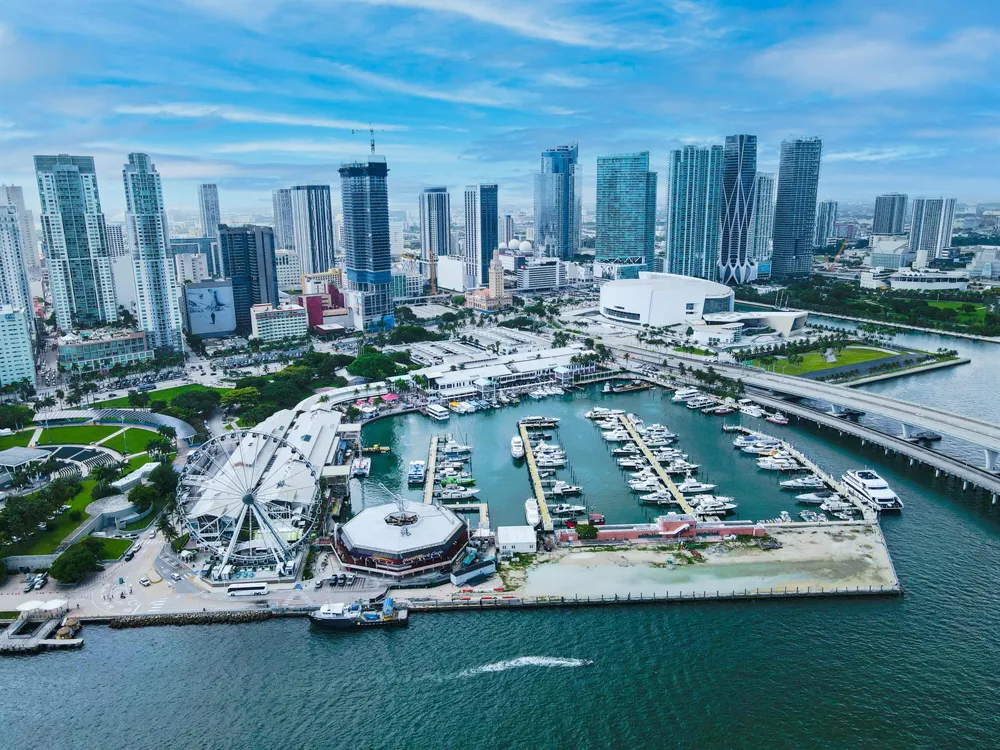851 NE 1st Avenue #812 Miami, FL 33132