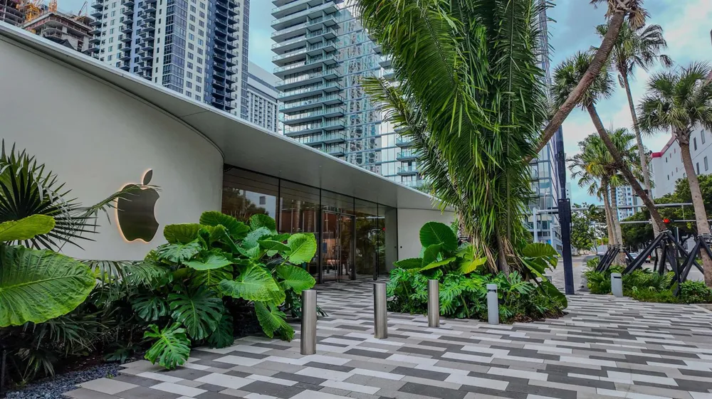 851 NE 1st Avenue #812 Miami, FL 33132