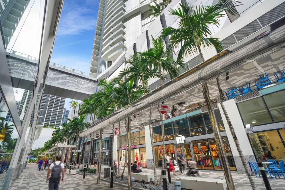 851 NE 1st Avenue #812 Miami, FL 33132