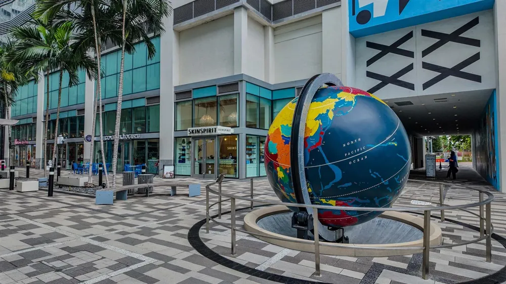 851 NE 1st Avenue #812 Miami, FL 33132