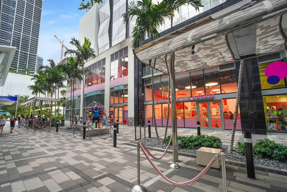 851 NE 1st Avenue #812 Miami, FL 33132