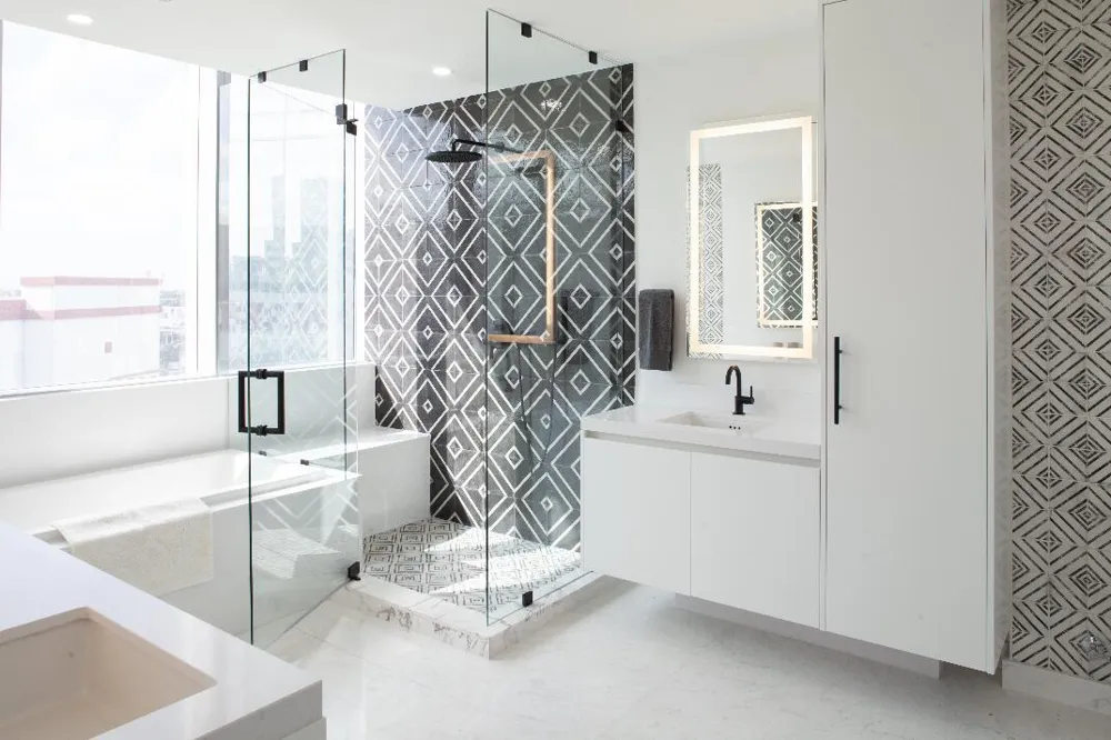 851 NE 1st Avenue #812 Miami, FL 33132