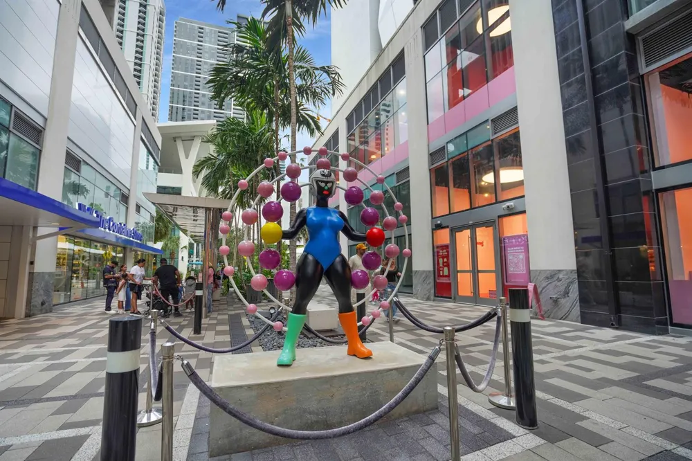 851 NE 1st Avenue #812 Miami, FL 33132