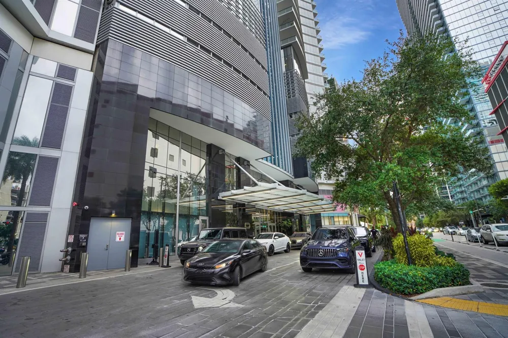 851 NE 1st Avenue #812 Miami, FL 33132