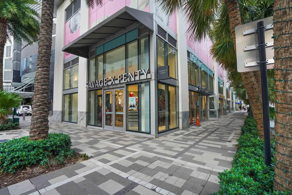 851 NE 1st Avenue #812 Miami, FL 33132