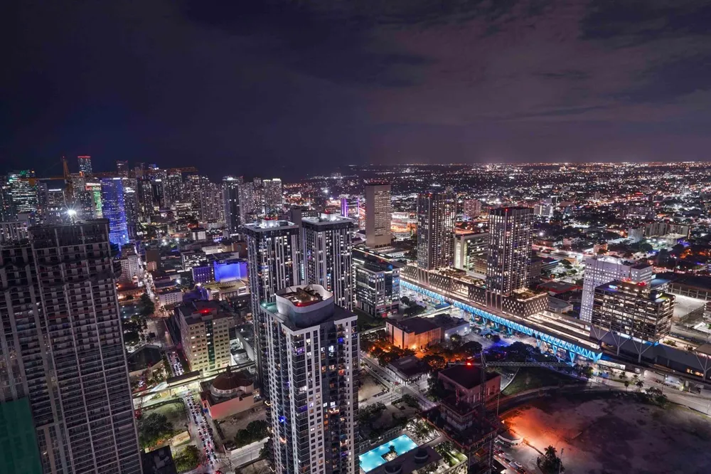 851 NE 1st Avenue #812 Miami, FL 33132