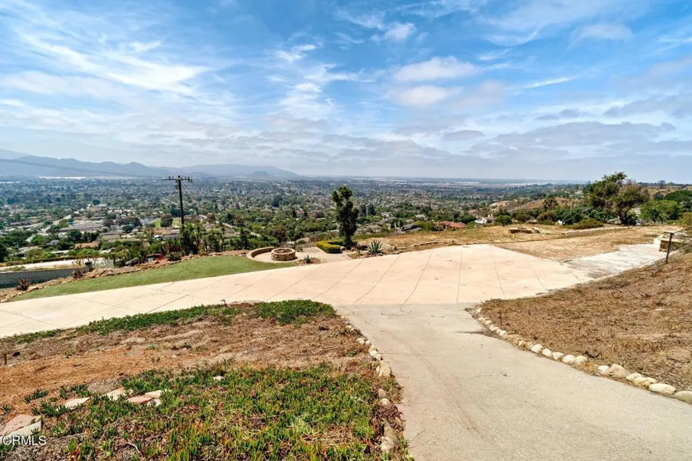 55 Santa Cruz Way Camarillo, CA 93010