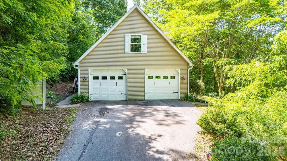 142 Blake Drive Canton, NC 28716