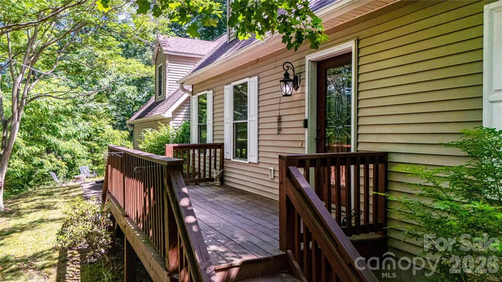 142 Blake Drive Canton, NC 28716