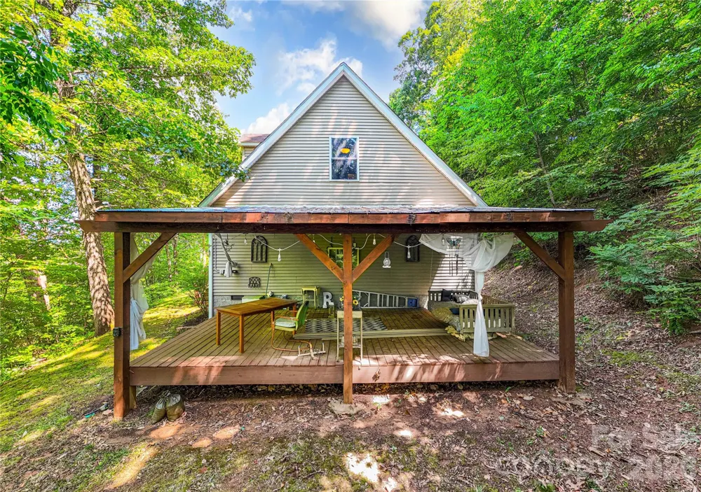 142 Blake Drive Canton, NC 28716