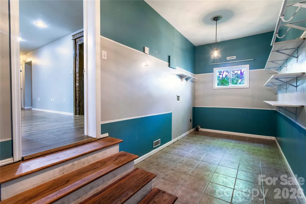 142 Blake Drive Canton, NC 28716