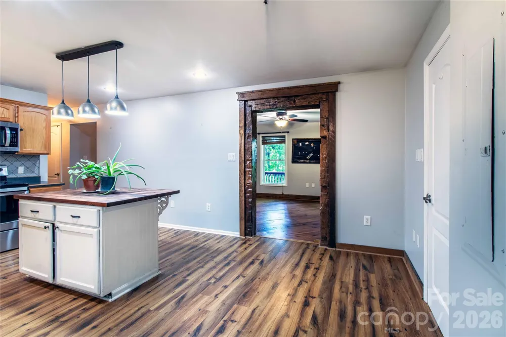 142 Blake Drive Canton, NC 28716