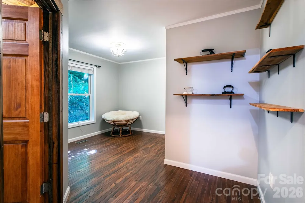 142 Blake Drive Canton, NC 28716