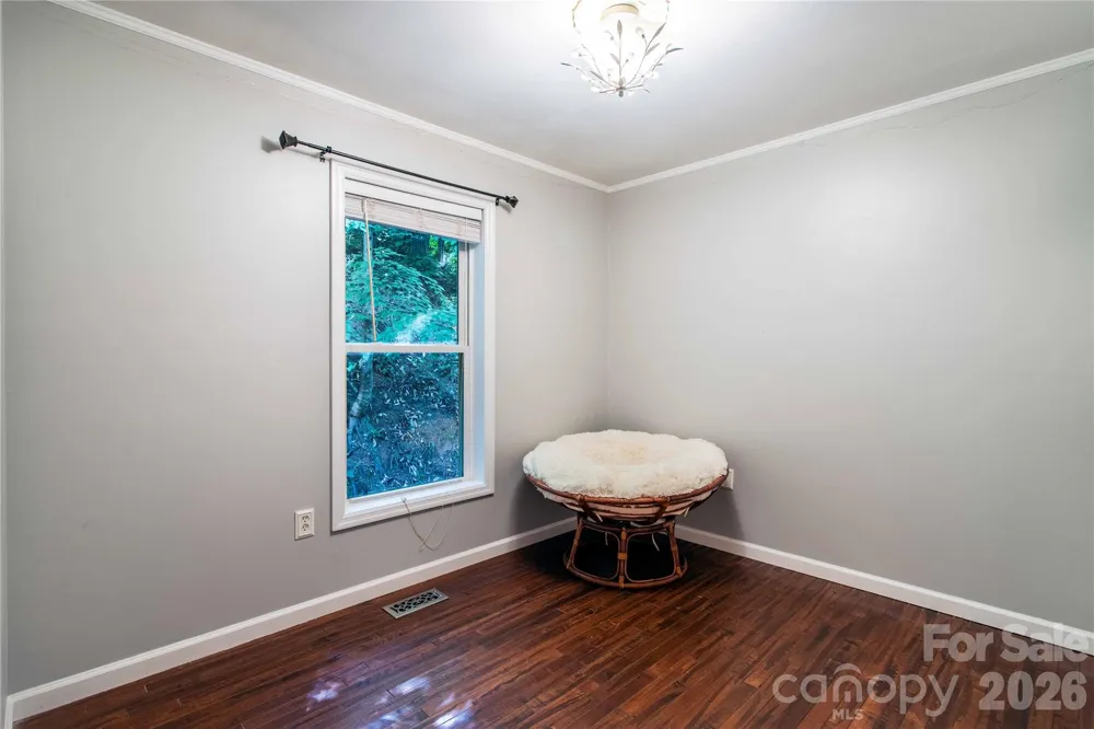 142 Blake Drive Canton, NC 28716