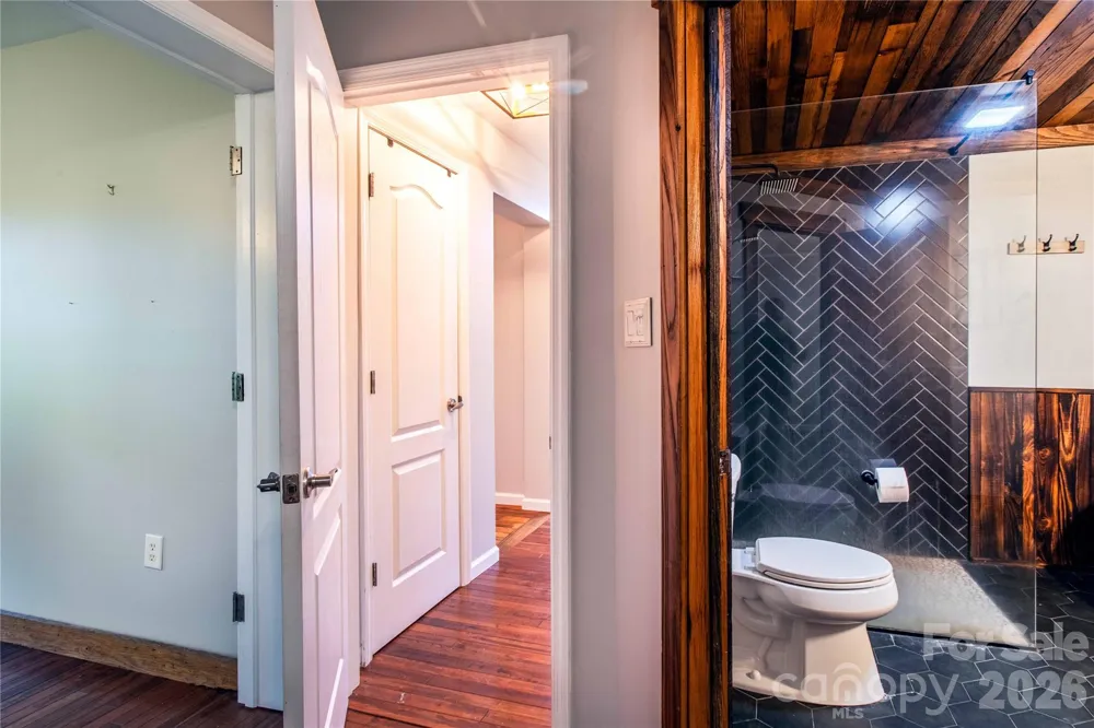 142 Blake Drive Canton, NC 28716
