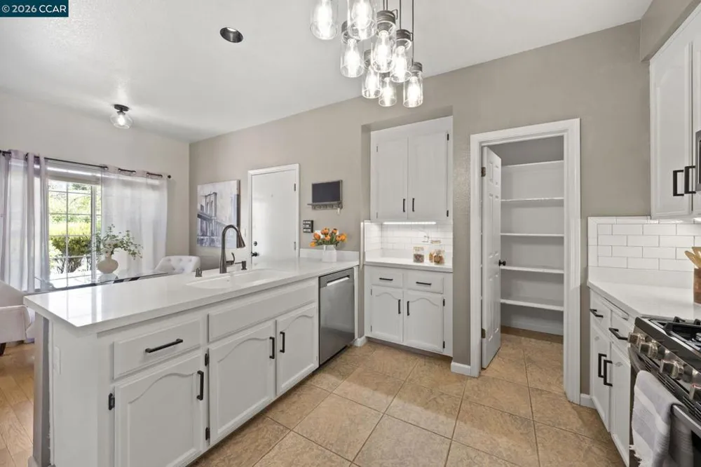 637 Julpun Loop Clayton, CA 94517