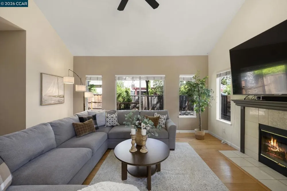 637 Julpun Loop Clayton, CA 94517