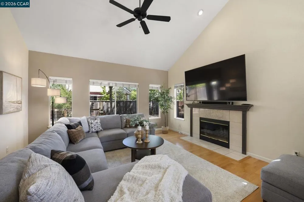 637 Julpun Loop Clayton, CA 94517