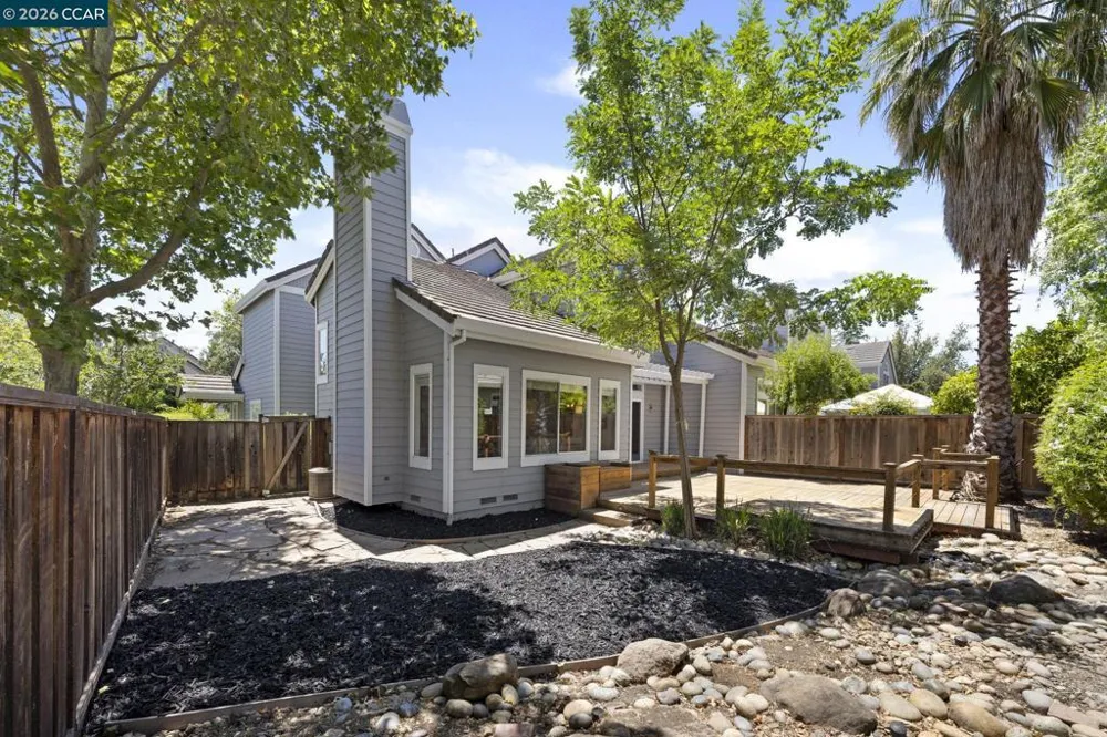 637 Julpun Loop Clayton, CA 94517