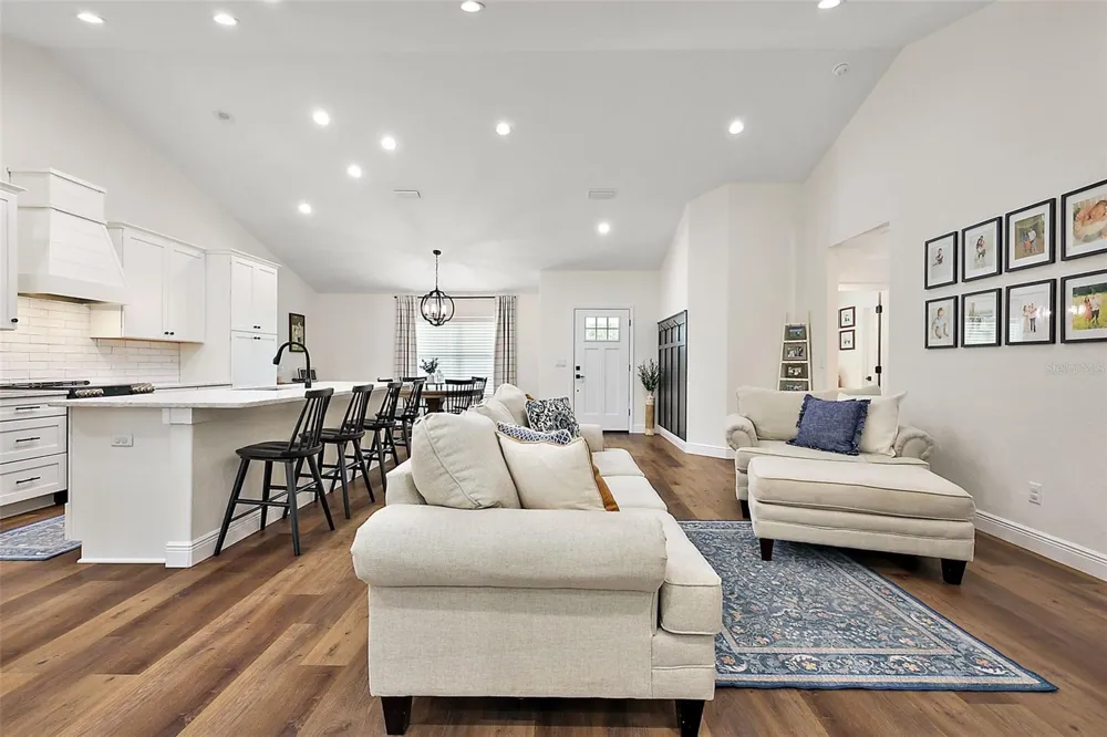 2058 COUNTY ROAD 243F Wildwood, FL 34785