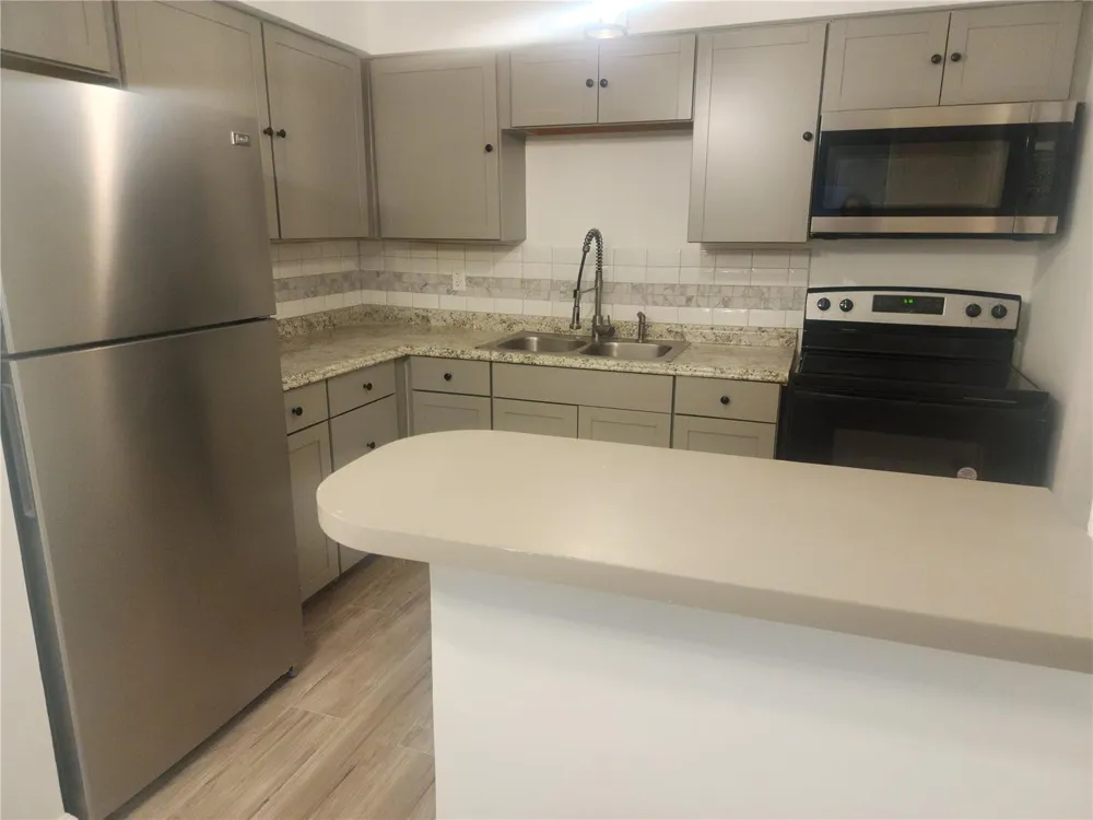 900 SW 11th Street #3 Hallandale Beach, FL 33009