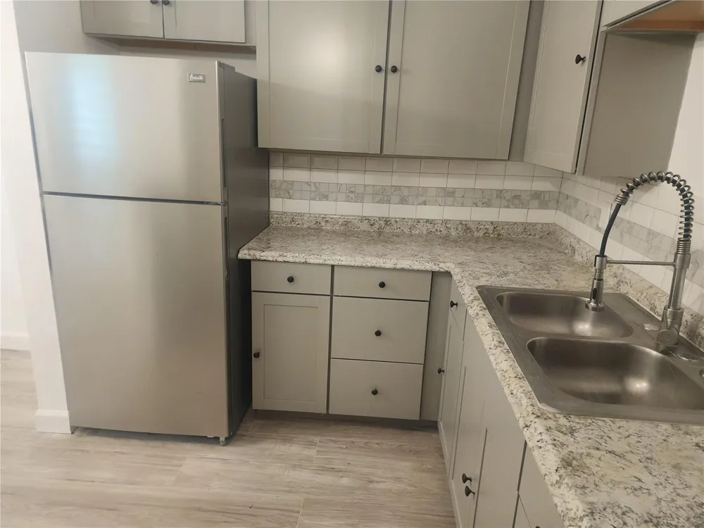 900 SW 11th Street #3 Hallandale Beach, FL 33009