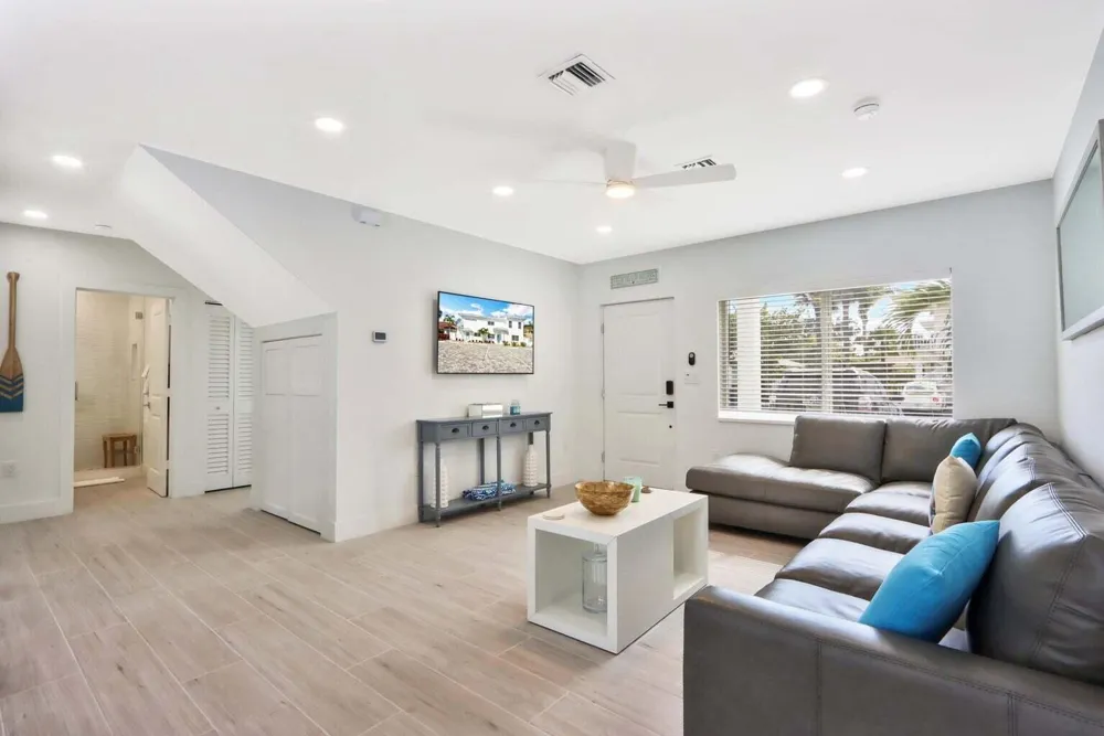115 Cascade Lane Palm Beach Shores, FL 33404