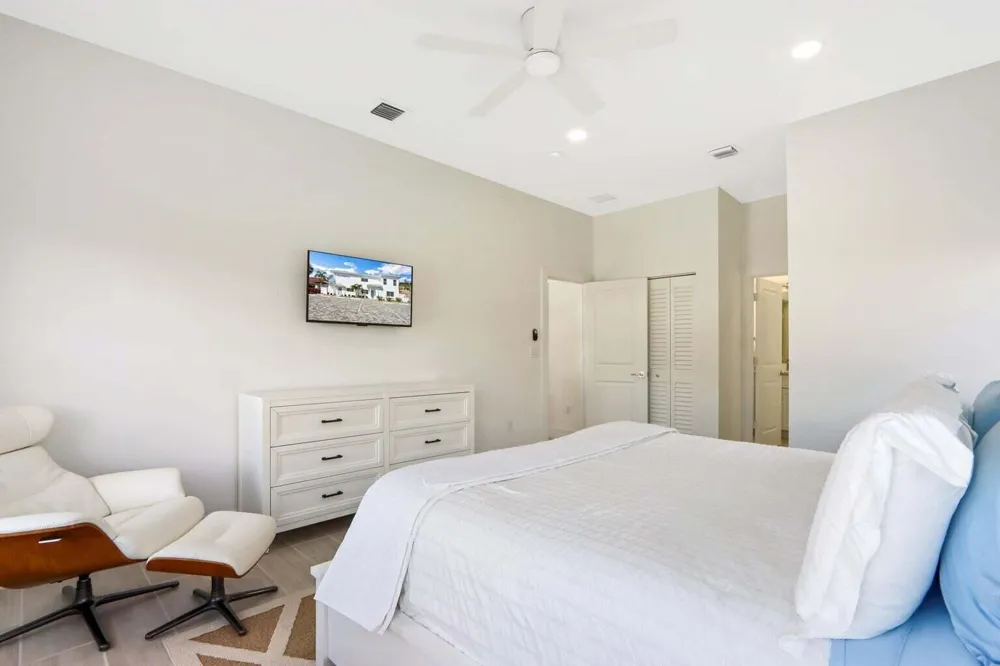115 Cascade Lane Palm Beach Shores, FL 33404