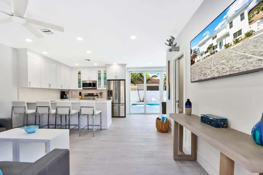 115 Cascade Lane Palm Beach Shores, FL 33404