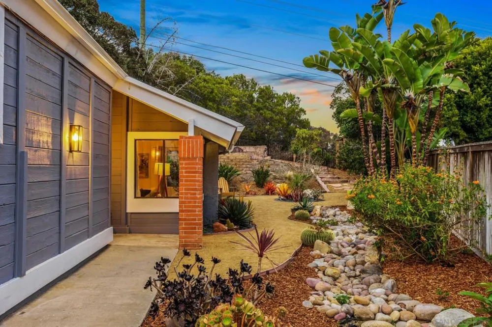 1141 Cerro Largo Dr Solana Beach, CA 92075