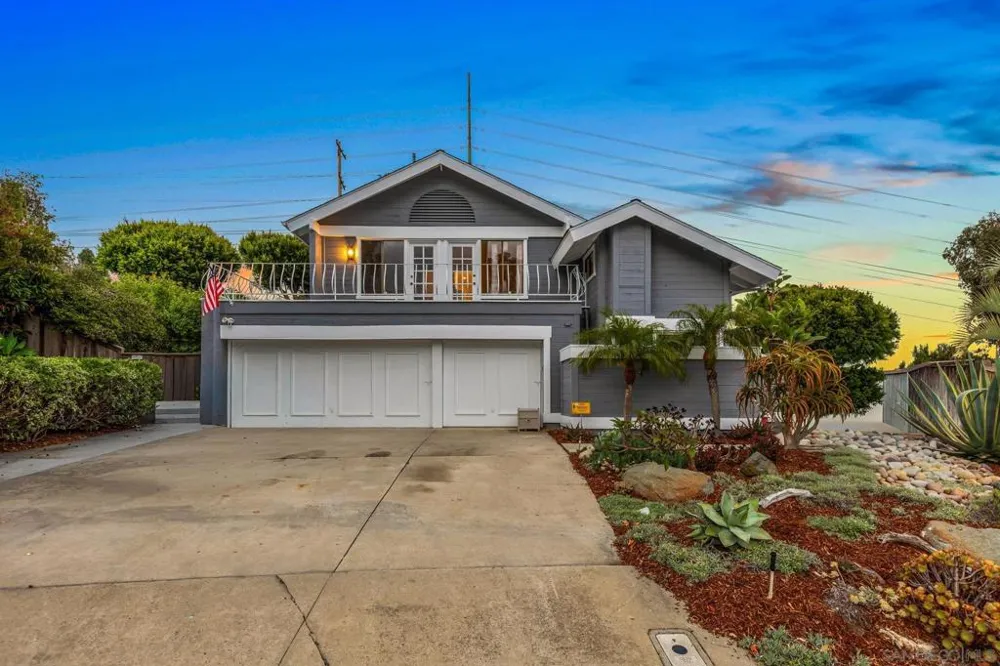 1141 Cerro Largo Dr Solana Beach, CA 92075