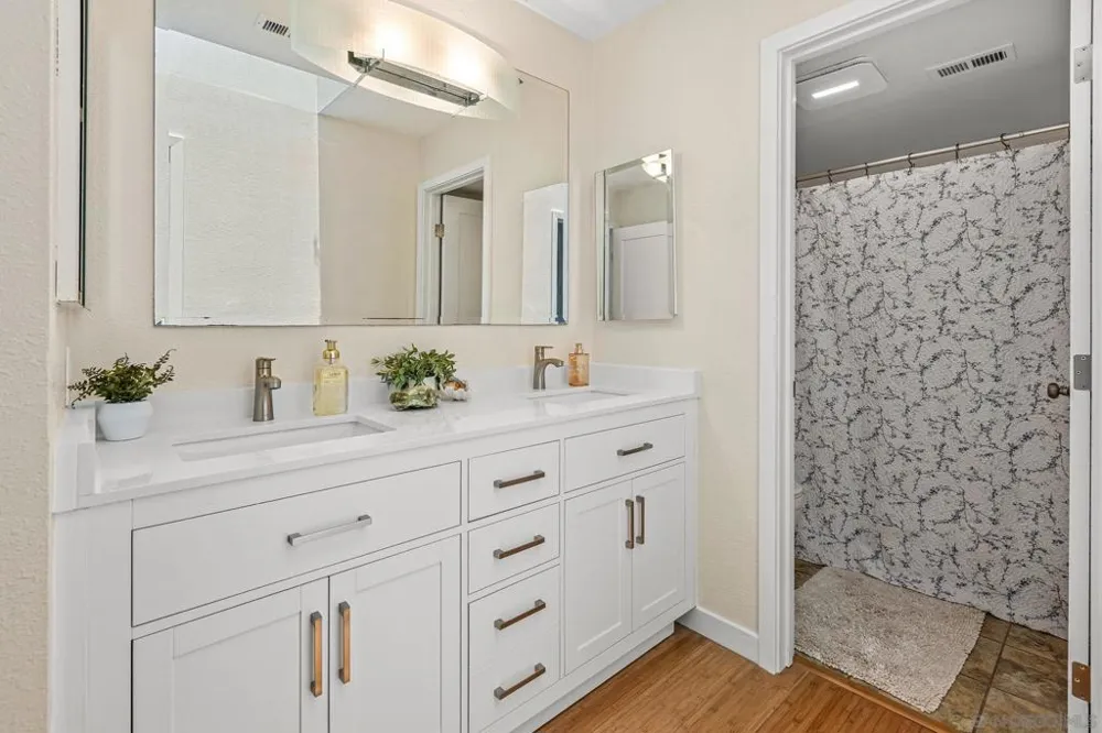1141 Cerro Largo Dr Solana Beach, CA 92075