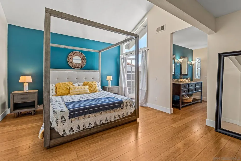 1141 Cerro Largo Dr Solana Beach, CA 92075