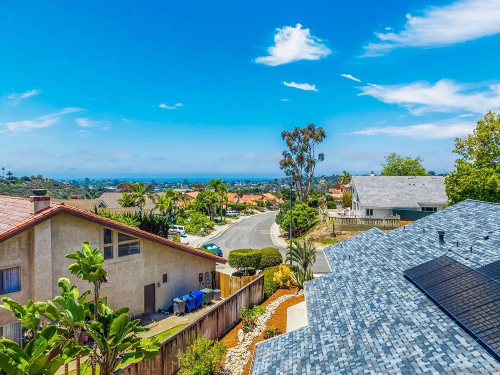 1141 Cerro Largo Dr Solana Beach, CA 92075