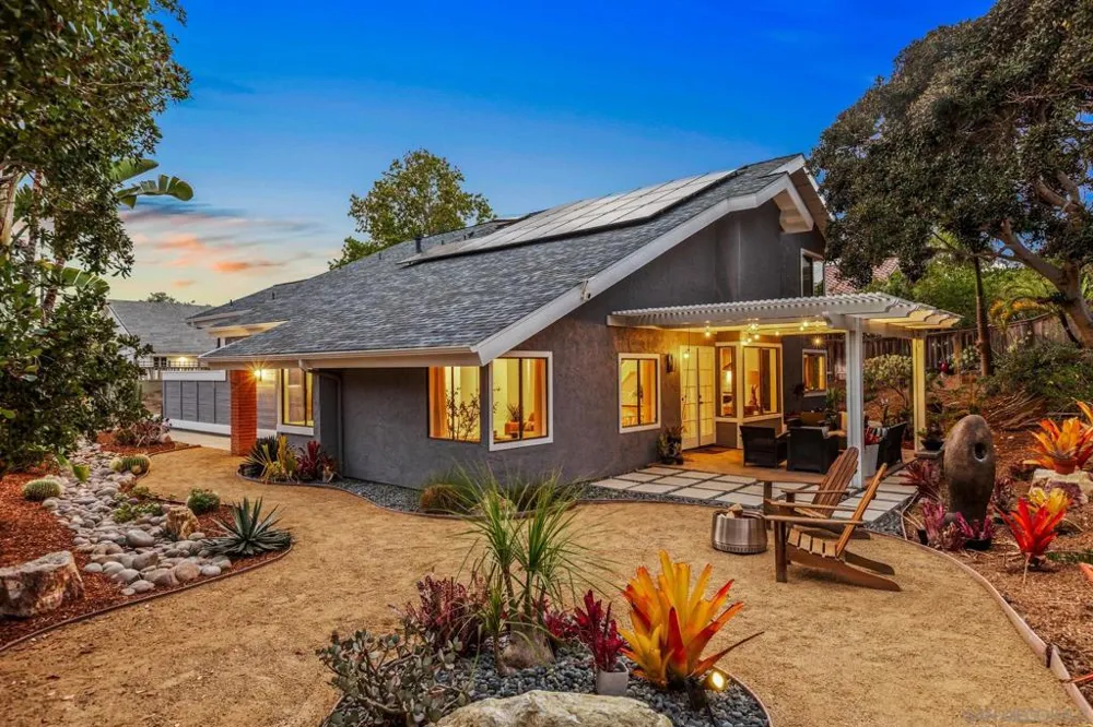 1141 Cerro Largo Dr Solana Beach, CA 92075