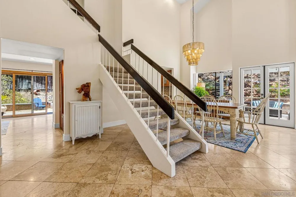 1141 Cerro Largo Dr Solana Beach, CA 92075