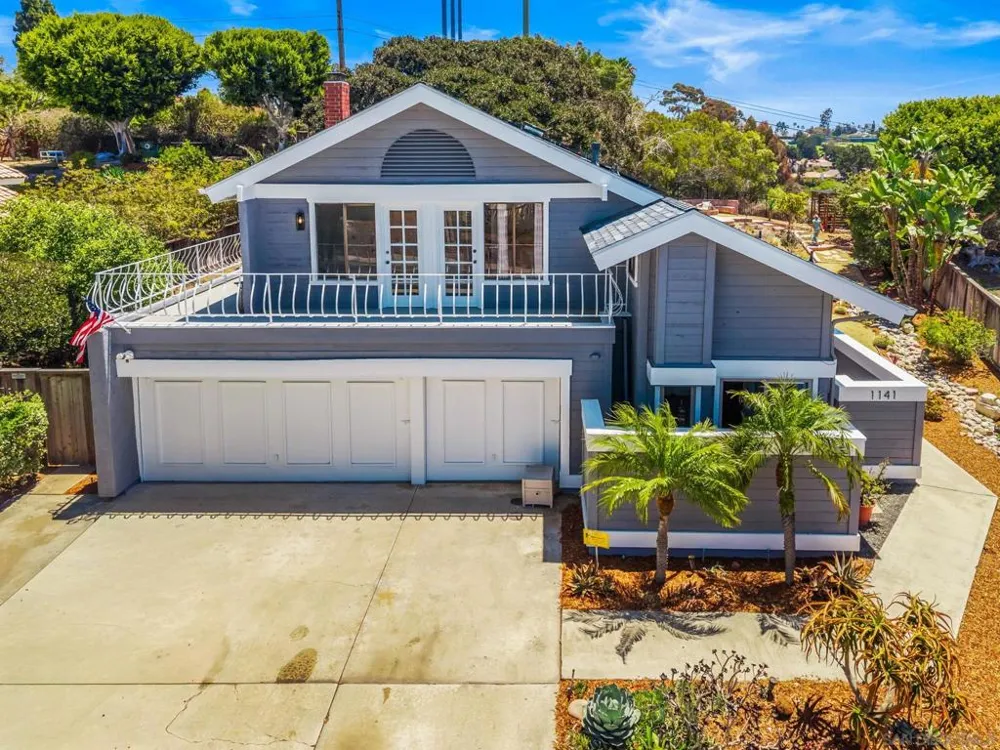 1141 Cerro Largo Dr Solana Beach, CA 92075