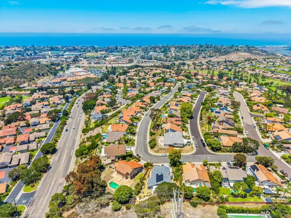 1141 Cerro Largo Dr Solana Beach, CA 92075
