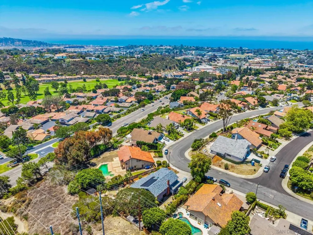 1141 Cerro Largo Dr Solana Beach, CA 92075