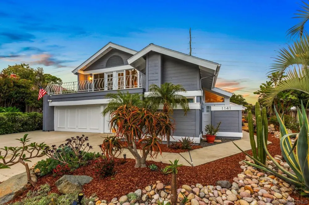 1141 Cerro Largo Dr Solana Beach, CA 92075
